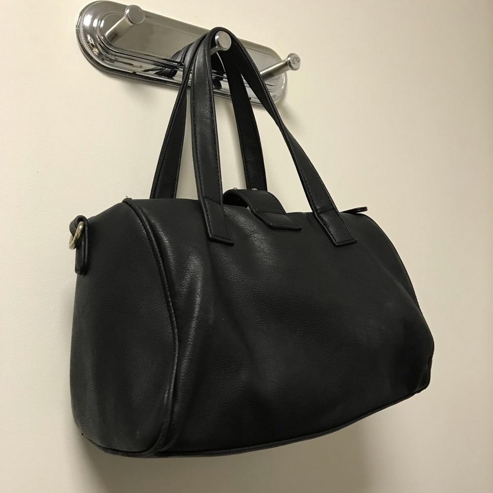 Nice Gussaci Black Gold Studded Bag! - Picture 8 of 13